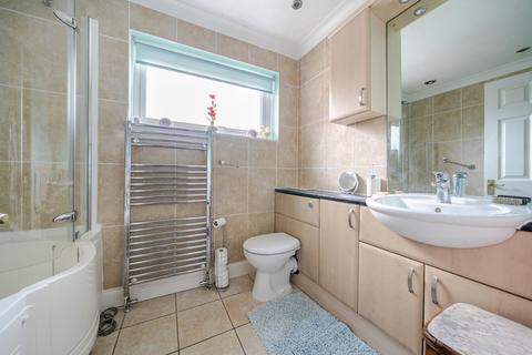 10 Dover Close, Alresford, SO24 9PG