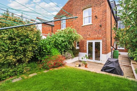 77 Thurlestone Road, London, SE27 0PE