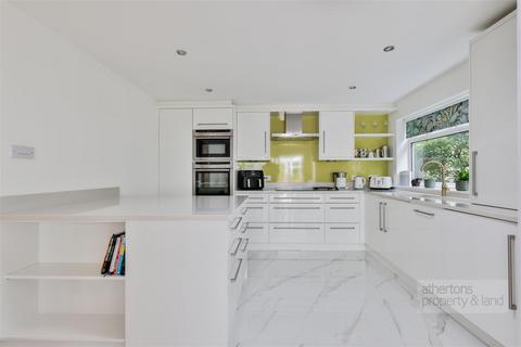 25 Berkeley Drive, Read, Burnley, BB12 7QG