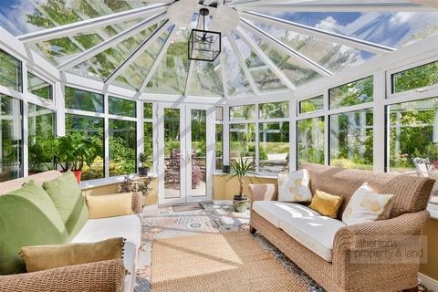 25 Berkeley Drive, Read, Burnley, BB12 7QG