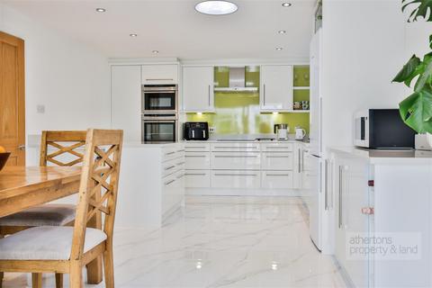 25 Berkeley Drive, Read, Burnley, BB12 7QG
