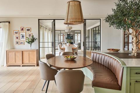 Spur Point Marley Heights, Haslemere, GU27 3LU