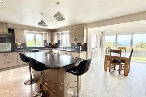 69b Channel View, Ilfracombe, EX34 9PU