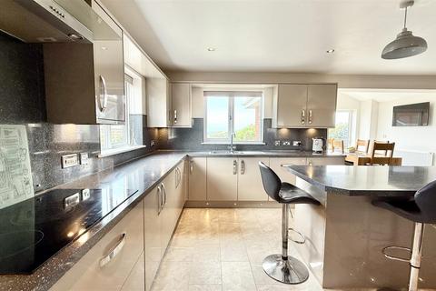 69b Channel View, Ilfracombe, EX34 9PU