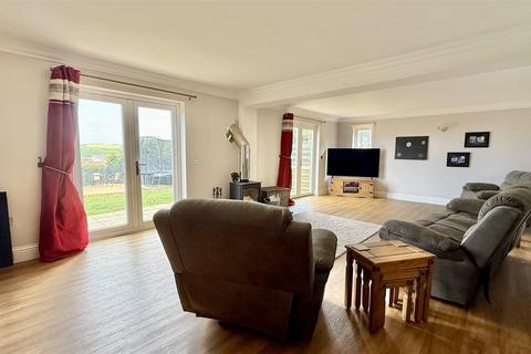 69b Channel View, Ilfracombe, EX34 9PU