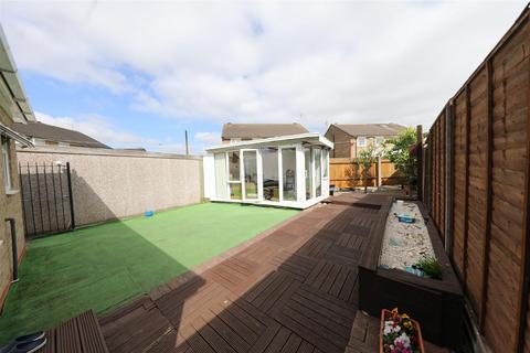 undefined, Brackley Close, Hull
