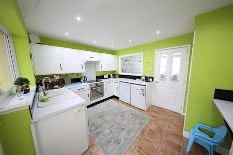 undefined, Brackley Close, Hull
