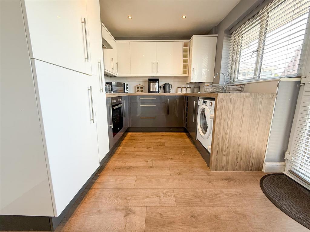 Kitchen dining room