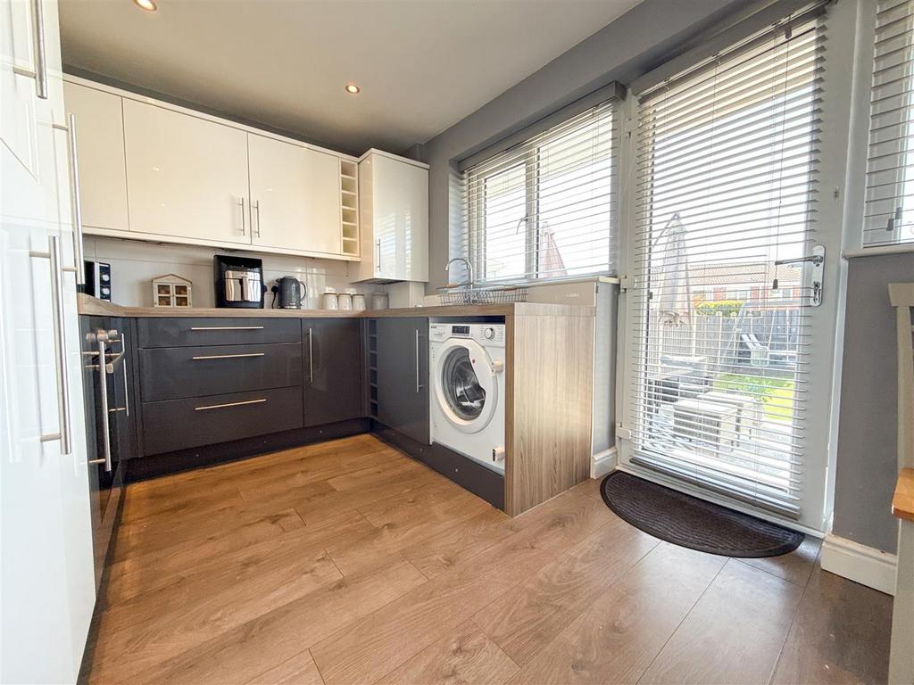 Kitchen dining room