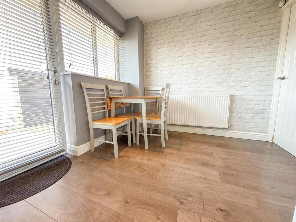 Kitchen dining room