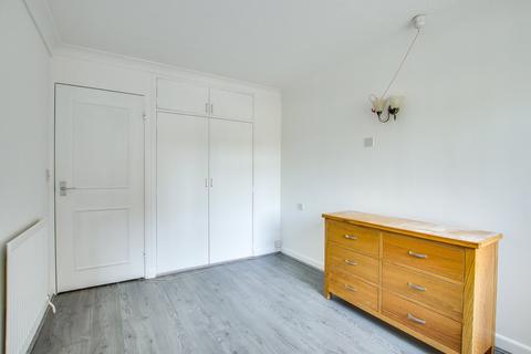 1 bedroom apartment for sale, Lymington Road, Highcliffe, Christchurch, BH23