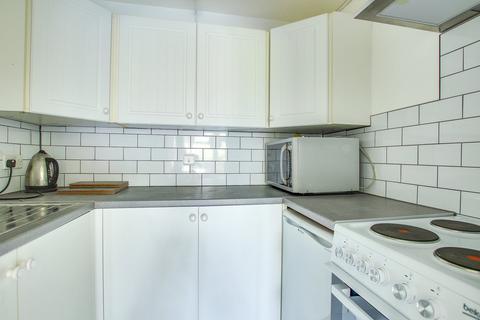 1 bedroom apartment for sale, Lymington Road, Highcliffe, Christchurch, BH23