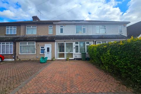18 Newcroft Close, Uxbridge, UB8 3RJ