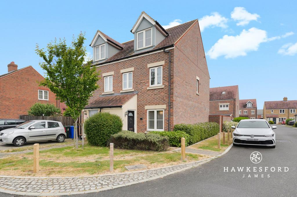 Nutmeg Crescent, Iwade - Front