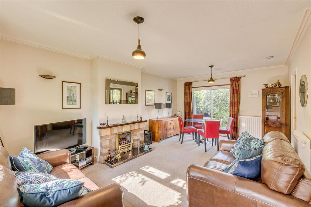 Lounge/dining room