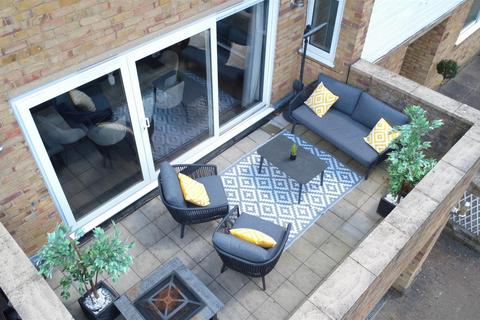 5 bedroom detached house for sale, Deacons Hill Road, Elstree