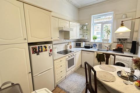 1 bedroom flat for sale, Compayne Gardens, South Hampstead NW6