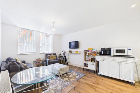 2 bedroom flat for sale, Mercury Gardens, Romford RM1