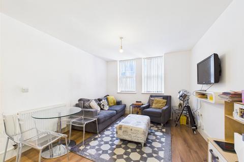2 bedroom flat for sale, Mercury Gardens, Romford RM1