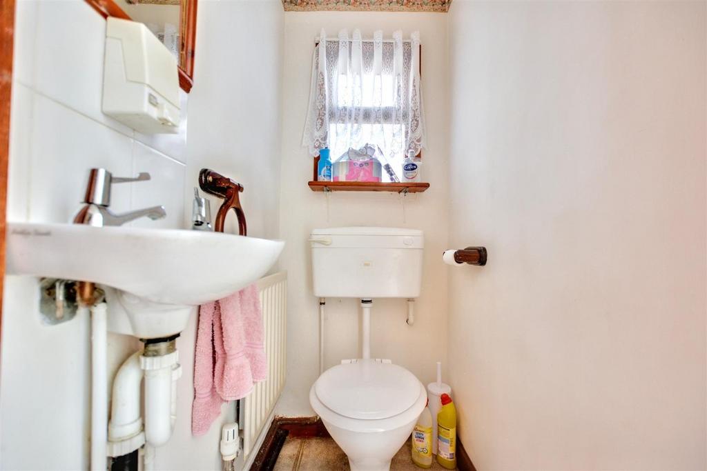 Downstairs WC.jpeg