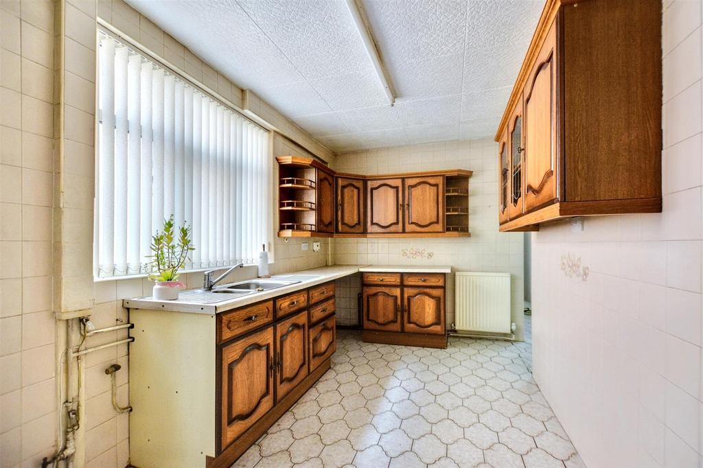 Kitchen 1.jpeg