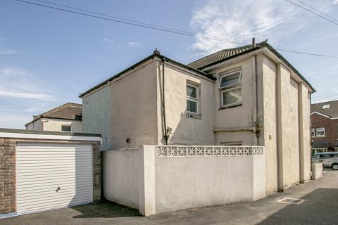 10 Capstone Place, Bournemouth, BH8 8RW