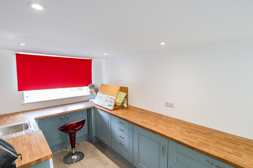 Utility/studio