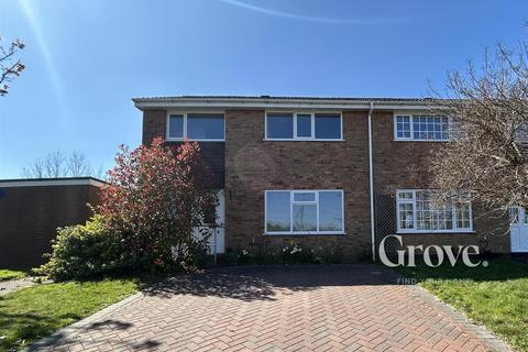 4 bedroom end of terrace house for sale