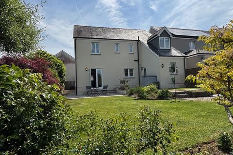 5 bedroom detached house for sale, Llys Pencrug, Llandeilo, Carmarthenshire.