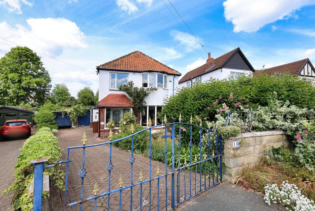 Mavis Avenue, Cookridge, Leeds, West... 3 bed detached house - £450,000