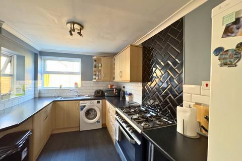 30 Fernbank Crescent, Folkestone, CT19 5SF