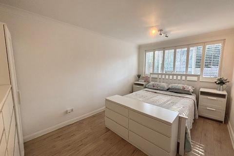 undefined, Rayleigh Road, Hutton, CM13 1PL