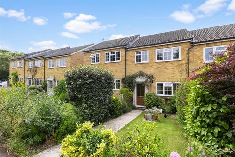 5 Abbey Path, Hailsham, BN27 1JQ