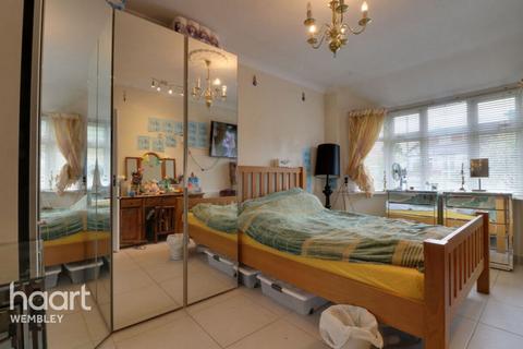 undefined, NW9