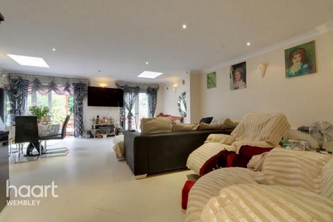 undefined, NW9