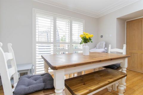 43 Claydon Crescent, Basildon, SS14 2HE