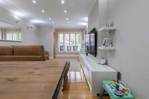 43 Claydon Crescent, Basildon, SS14 2HE