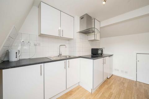 1 bedroom flat to rent, Lena Gardens, London W6