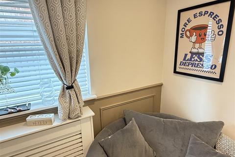 11 Heather Road, Heswall, Wirral, CH60 5SY