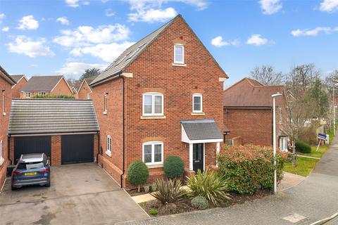 4 bedroom detached house for sale, Priors Gardens, Reading RG7