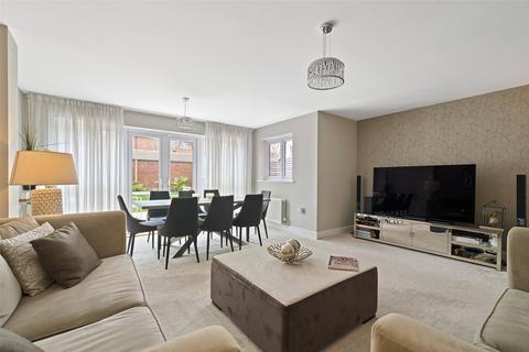 4 bedroom detached house for sale, Priors Gardens, Reading RG7