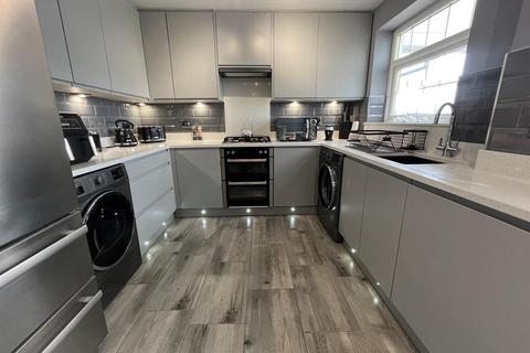 25 Boulderstone Road, Stalybridge, SK15 1HJ