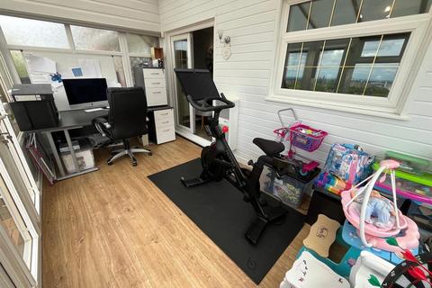 25 Boulderstone Road, Stalybridge, SK15 1HJ