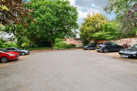 Flat C, 39 Updown Hill, Windlesham, GU20 6DL