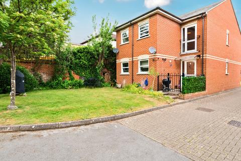 Flat C, 39 Updown Hill, Windlesham, GU20 6DL