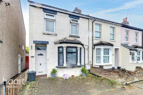 2 bedroom end of terrace house for sale, Marks Road, Romford, RM7 7AL