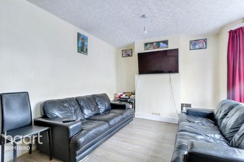 2 bedroom end of terrace house for sale, Marks Road, Romford, RM7 7AL