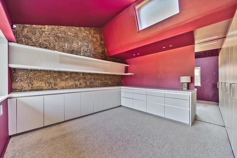 2 bedroom bungalow for sale, North Drive, Littleton, Winchester, Hampshire, SO22