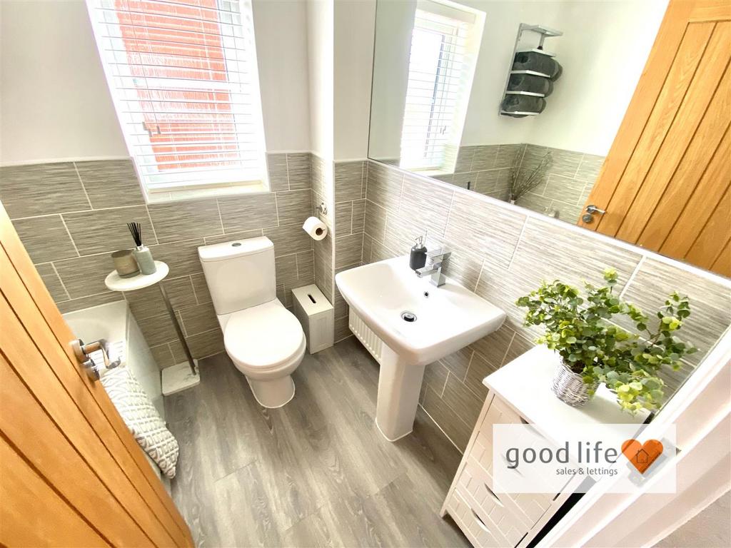 20250522 120530999 i OS15burcombeclose.jpg