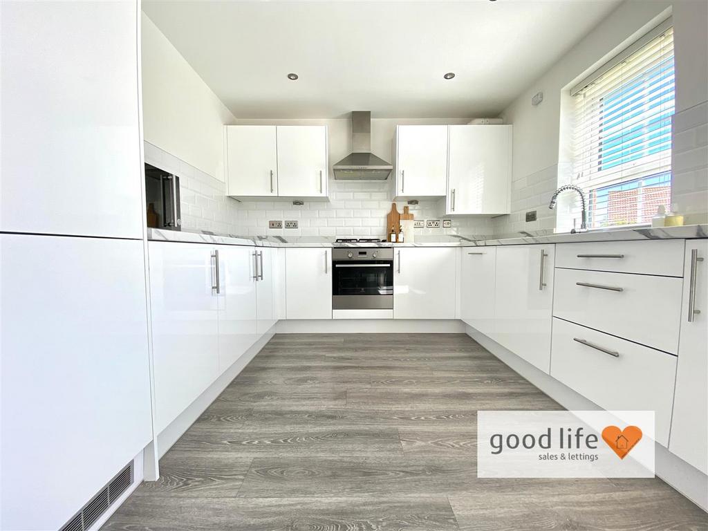 20250522 113649003 i OS15burcombeclose.jpg